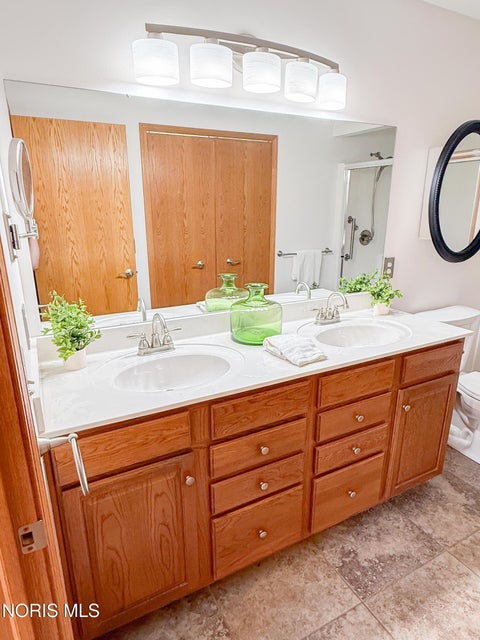 Tiny photo for 4878 Applewood Lane, Northwood, OH 43619 (MLS # 10012412)