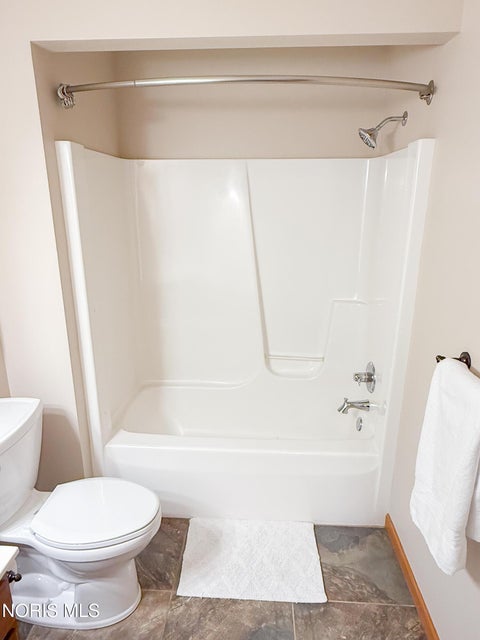Tiny photo for 4878 Applewood Lane, Northwood, OH 43619 (MLS # 10012412)