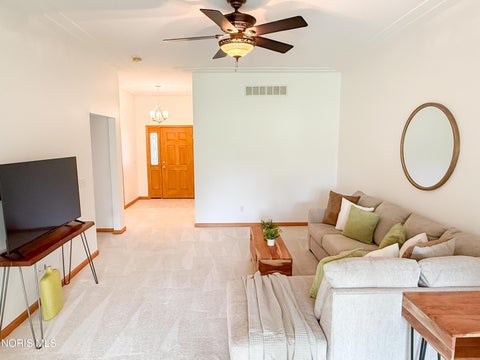 Tiny photo for 4878 Applewood Lane, Northwood, OH 43619 (MLS # 10012412)