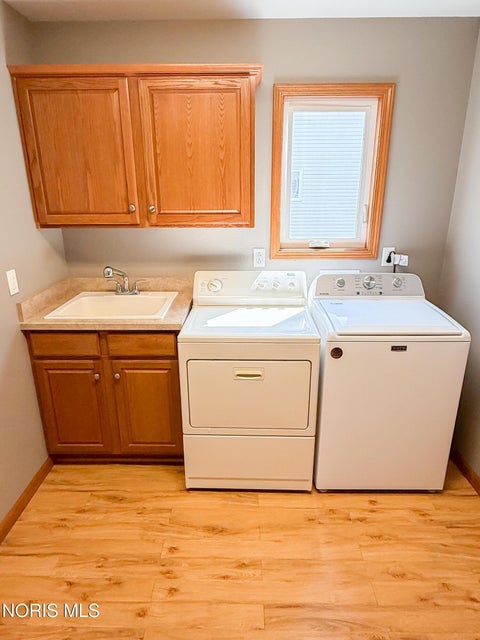 Tiny photo for 4878 Applewood Lane, Northwood, OH 43619 (MLS # 10012412)