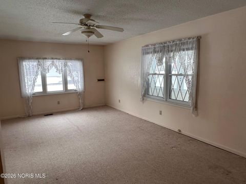 Tiny photo for 1002 Walnut Street, Perrysburg, OH 43551 (MLS # 10003610)