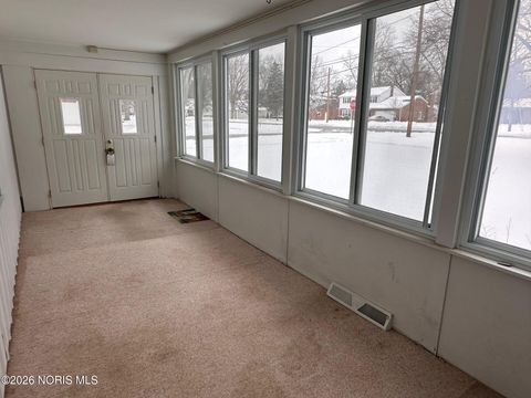 Tiny photo for 1002 Walnut Street, Perrysburg, OH 43551 (MLS # 10003610)