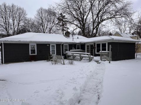 Tiny photo for 1002 Walnut Street, Perrysburg, OH 43551 (MLS # 10003610)