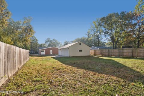 Tiny photo for 827 Saturn Drive, Toledo, OH 43615 (MLS # 10000159)