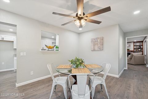 Tiny photo for 827 Saturn Drive, Toledo, OH 43615 (MLS # 10000159)