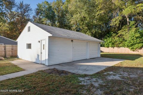 Tiny photo for 827 Saturn Drive, Toledo, OH 43615 (MLS # 10000159)
