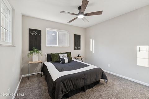 Tiny photo for 827 Saturn Drive, Toledo, OH 43615 (MLS # 10000159)