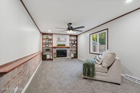 Tiny photo for 827 Saturn Drive, Toledo, OH 43615 (MLS # 10000159)