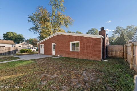 Tiny photo for 827 Saturn Drive, Toledo, OH 43615 (MLS # 10000159)