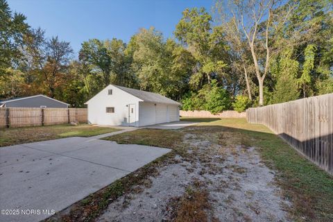 Tiny photo for 827 Saturn Drive, Toledo, OH 43615 (MLS # 10000159)