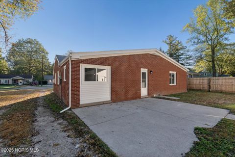Tiny photo for 827 Saturn Drive, Toledo, OH 43615 (MLS # 10000159)