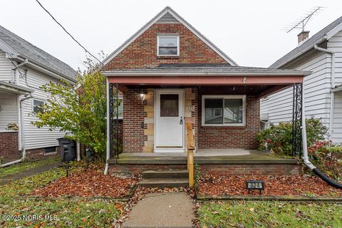 Photo of 324 E Pearl Street, Toledo, OH 43608 (MLS # 10000940)