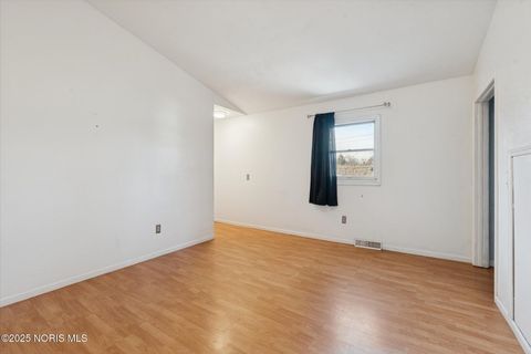 Tiny photo for 5563 Harschel Drive, Toledo, OH 43623 (MLS # 10001730)