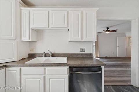 Tiny photo for 5563 Harschel Drive, Toledo, OH 43623 (MLS # 10001730)