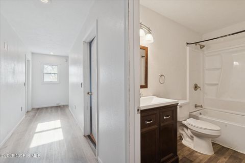 Tiny photo for 5563 Harschel Drive, Toledo, OH 43623 (MLS # 10001730)