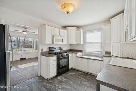 Tiny photo for 5563 Harschel Drive, Toledo, OH 43623 (MLS # 10001730)