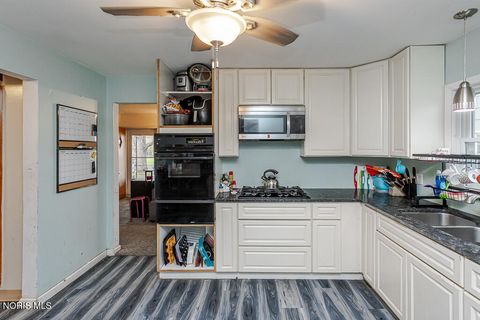 Tiny photo for 4021 Rohr Drive, Toledo, OH 43613 (MLS # 10006384)