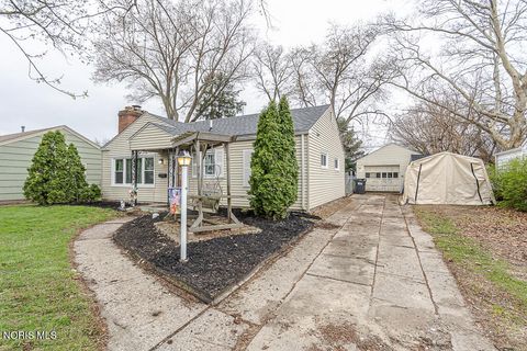 Tiny photo for 4021 Rohr Drive, Toledo, OH 43613 (MLS # 10006384)