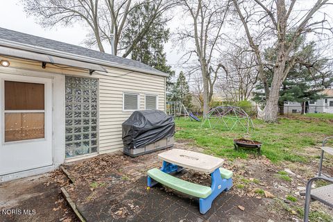 Tiny photo for 4021 Rohr Drive, Toledo, OH 43613 (MLS # 10006384)