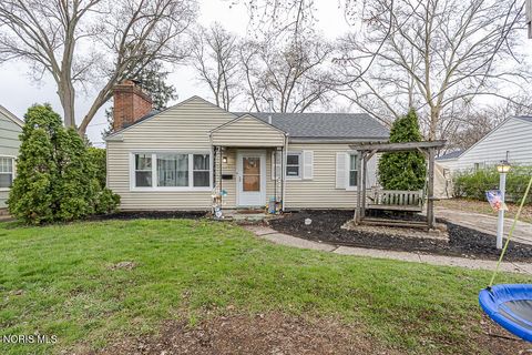 Tiny photo for 4021 Rohr Drive, Toledo, OH 43613 (MLS # 10006384)