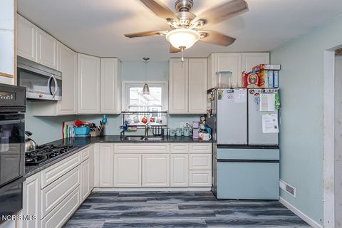 Tiny photo for 4021 Rohr Drive, Toledo, OH 43613 (MLS # 10006384)