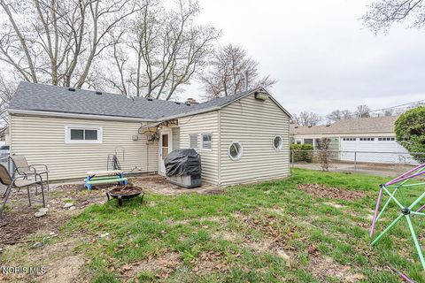 Tiny photo for 4021 Rohr Drive, Toledo, OH 43613 (MLS # 10006384)
