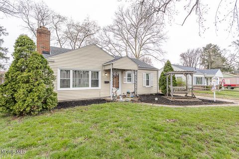 Photo of 4021 Rohr Drive, Toledo, OH 43613 (MLS # 10006384)