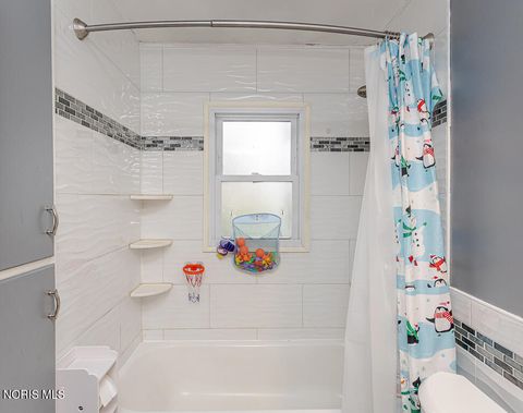 Tiny photo for 4021 Rohr Drive, Toledo, OH 43613 (MLS # 10006384)