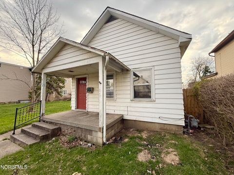 Photo of 3124 N Erie Street, Toledo, OH 43611 (MLS # 10006169)