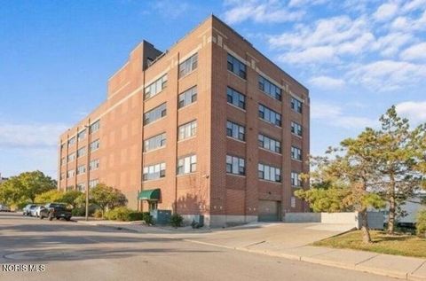 Tiny photo for 110 Ottawa Street #Apt 2a, Toledo, OH 43604 (MLS # 10005106)