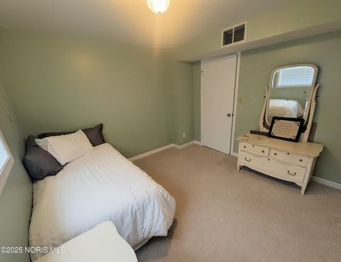 Tiny photo for 707 Nickie Lane, Fostoria, OH 44830 (MLS # 10002118)