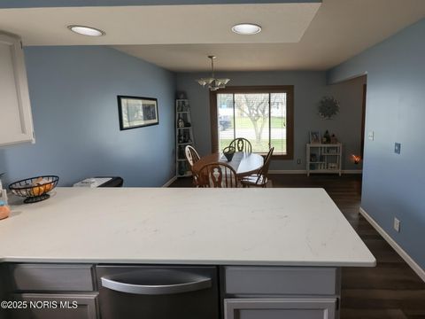 Tiny photo for 707 Nickie Lane, Fostoria, OH 44830 (MLS # 10002118)