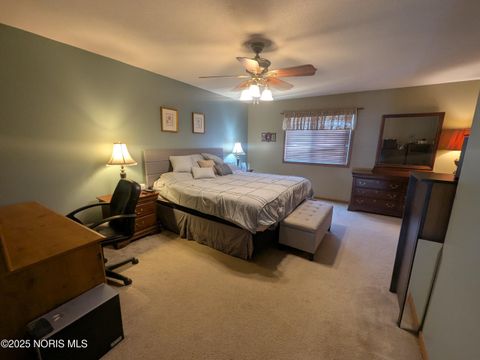 Tiny photo for 707 Nickie Lane, Fostoria, OH 44830 (MLS # 10002118)