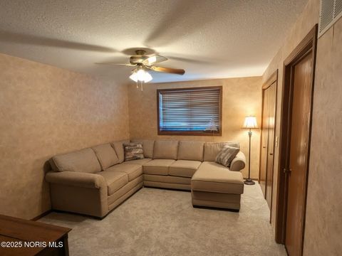 Tiny photo for 707 Nickie Lane, Fostoria, OH 44830 (MLS # 10002118)