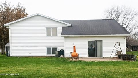 Tiny photo for 707 Nickie Lane, Fostoria, OH 44830 (MLS # 10002118)