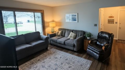 Tiny photo for 707 Nickie Lane, Fostoria, OH 44830 (MLS # 10002118)