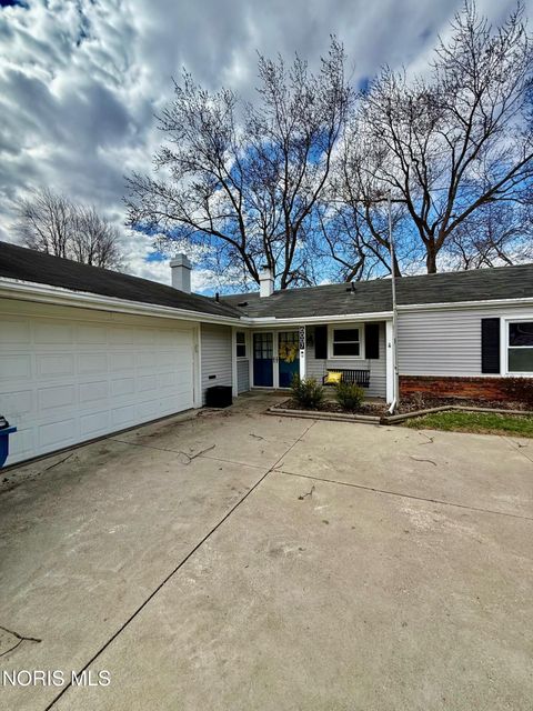 Photo of 6007 Granville Drive, Sylvania, OH 43560 (MLS # 10005143)