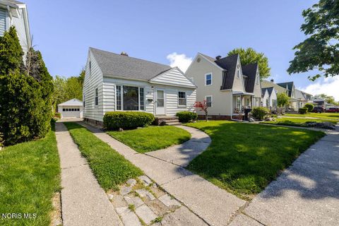 Tiny photo for 644 Southover Road, Toledo, OH 43612 (MLS # 10007564)