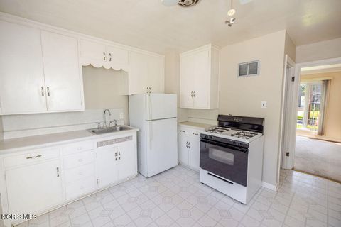 Tiny photo for 644 Southover Road, Toledo, OH 43612 (MLS # 10007564)