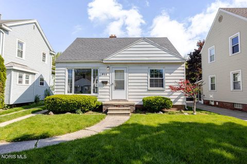 Photo of 644 Southover Road, Toledo, OH 43612 (MLS # 10007564)
