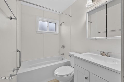 Tiny photo for 2239 Pickle Road, Oregon, OH 43616 (MLS # 10014866)