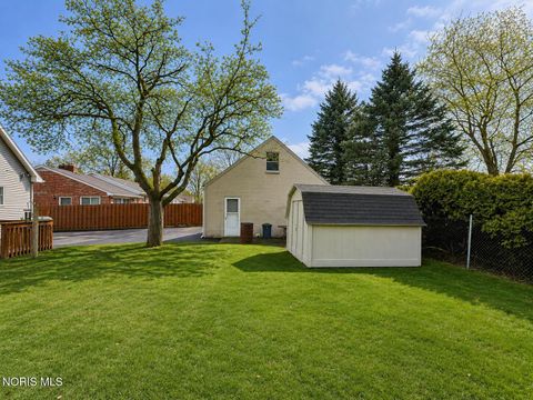 Tiny photo for 711 Sawyer Road, Toledo, OH 43615 (MLS # 10007386)