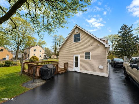 Tiny photo for 711 Sawyer Road, Toledo, OH 43615 (MLS # 10007386)