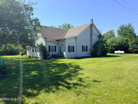 Photo of 26021 Luckey Road, Walbridge, OH 43465 (MLS # 10008362)