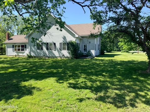 Tiny photo for 26021 Luckey Road, Walbridge, OH 43465 (MLS # 10008362)