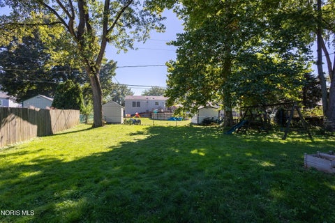 Tiny photo for 113 Farnstead Drive, Northwood, OH 43619 (MLS # 10014026)
