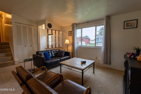 Tiny photo for 113 Farnstead Drive, Northwood, OH 43619 (MLS # 10014026)