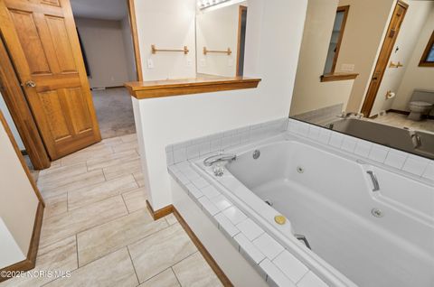 Tiny photo for 1417 Devonshire Street, Bowling Green, OH 43402 (MLS # 10002630)