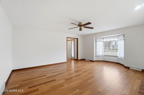 Tiny photo for 1417 Devonshire Street, Bowling Green, OH 43402 (MLS # 10002630)