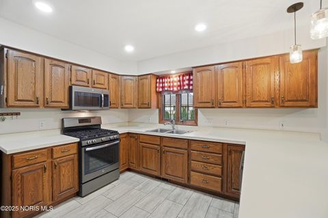 Tiny photo for 1417 Devonshire Street, Bowling Green, OH 43402 (MLS # 10002630)